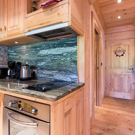 Apartment Joli A La Clusaz, Proche De L'espace Aquatique - Fr-1-437-8 La Clusaz